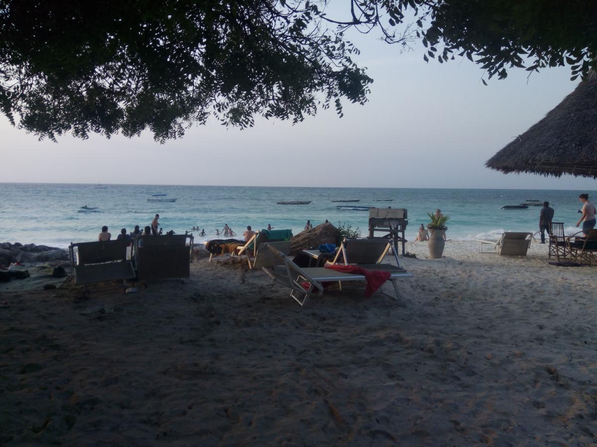 Asiya Beach Bungalow Nungwi Esterno foto
